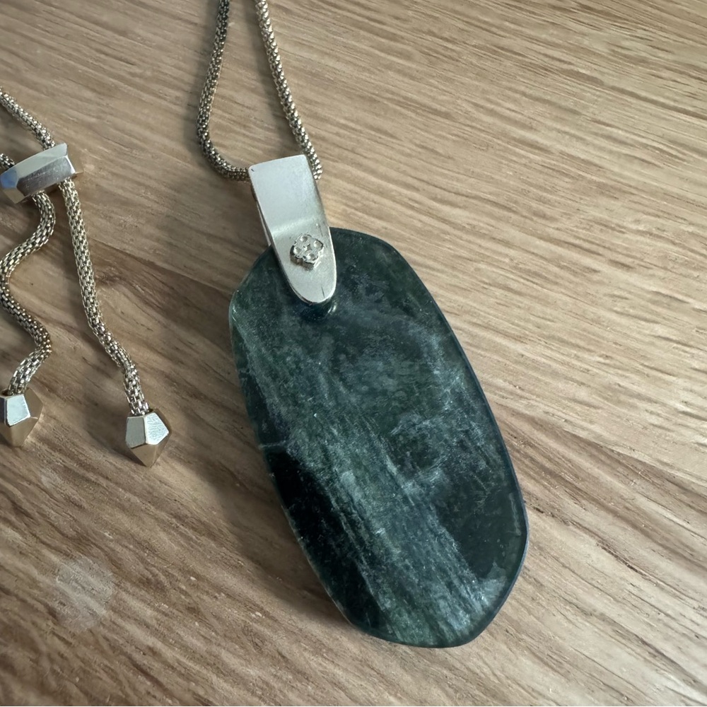 Kendra Scott Gold & Green Pendant Necklace - Picture 2 of 3